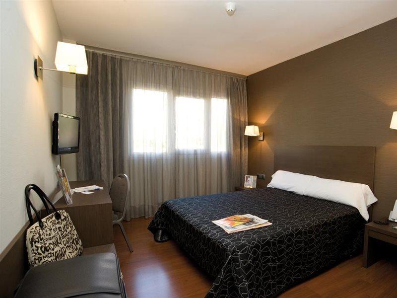 Hotel Cisneros Alcalá de Henares Exterior foto